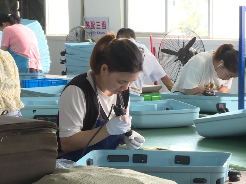 luggage assembly line